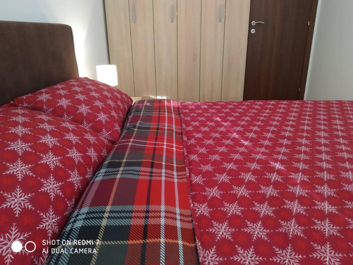 Aga Apartman Подгорица Екстериор снимка