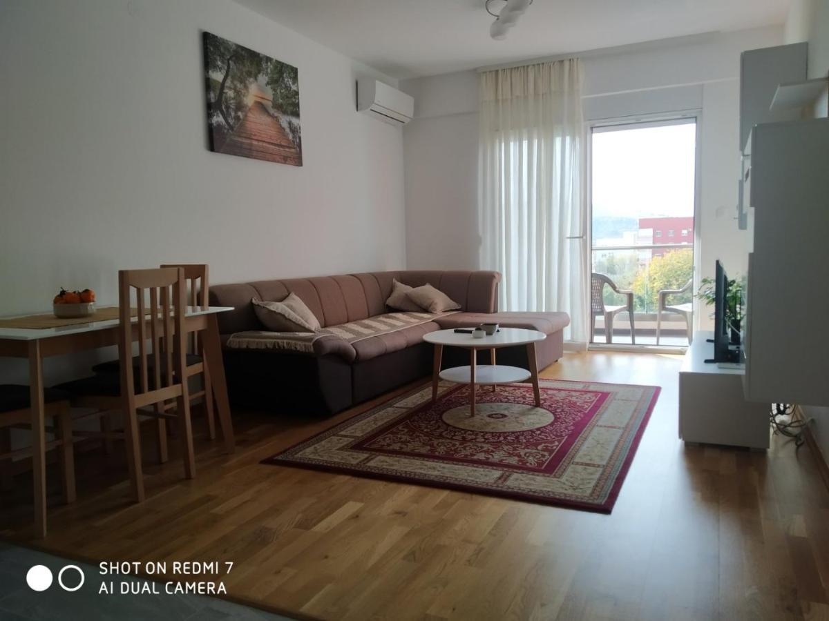 Aga Apartman Подгорица Екстериор снимка