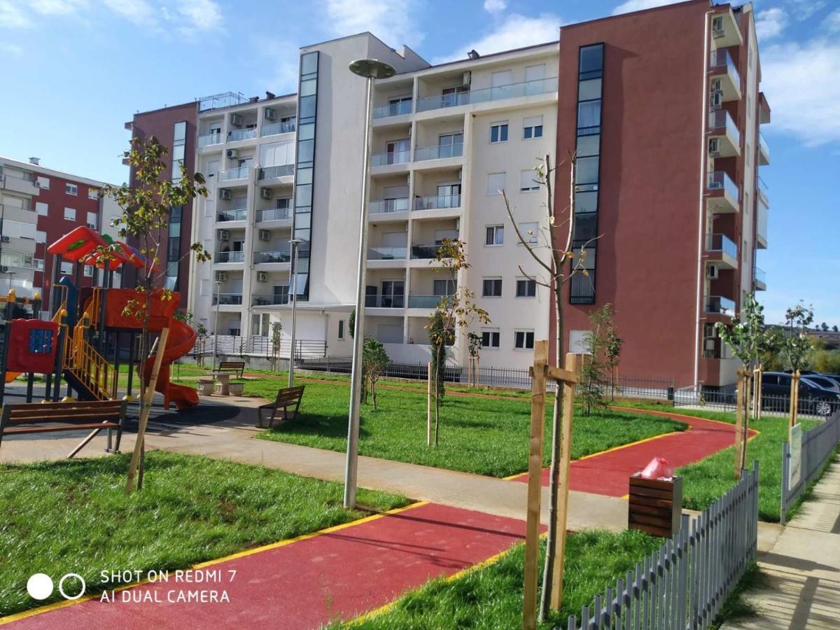 Aga Apartman Подгорица Екстериор снимка