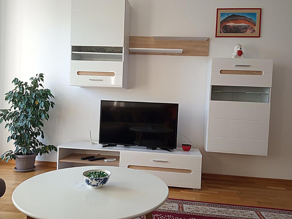 Aga Apartman Подгорица Екстериор снимка